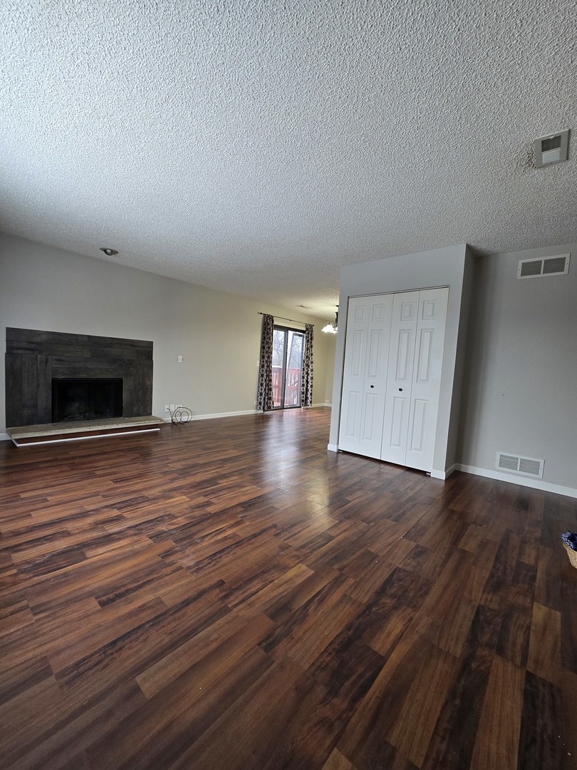 1005 Manchester Court #1005, South Elgin, IL 60177