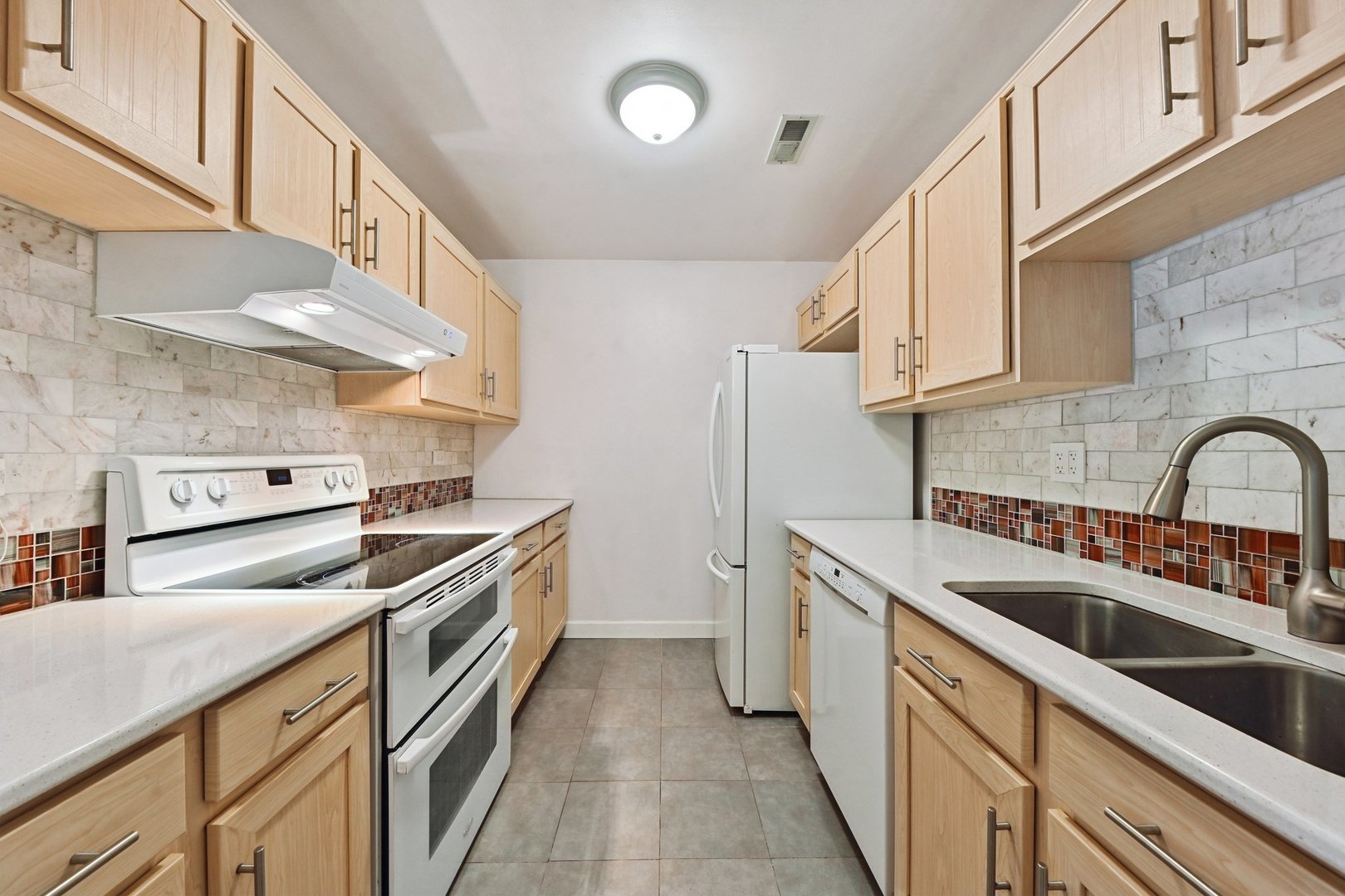 1426 Stonebridge Circle #K3, Wheaton, IL 60189