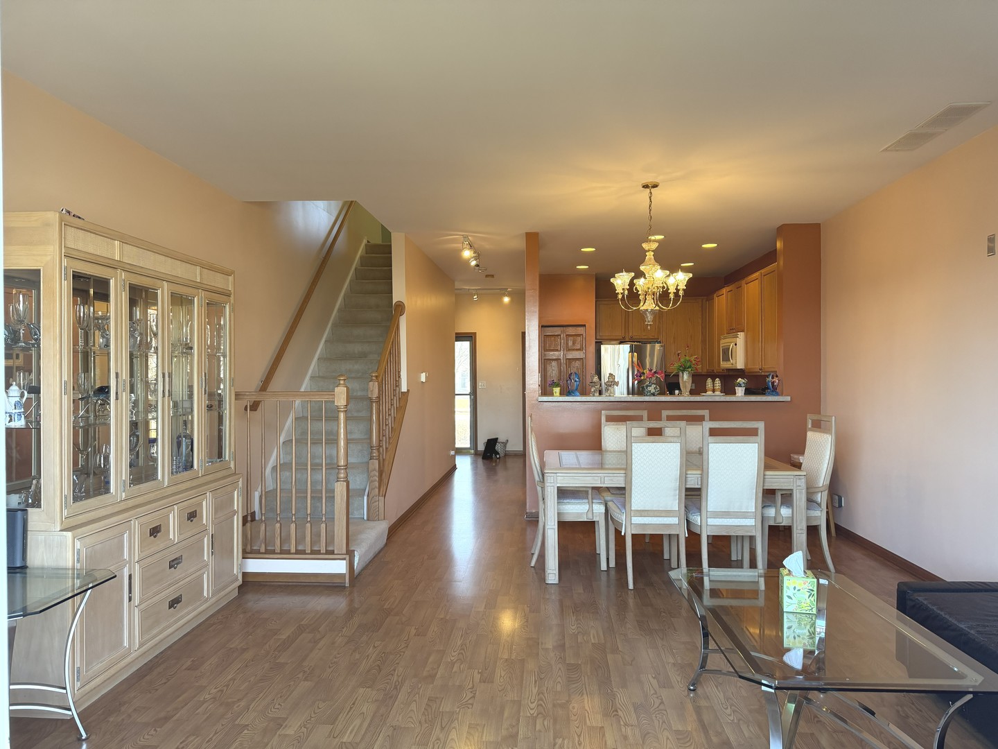 864 GENESEE Drive, Naperville, IL 60563