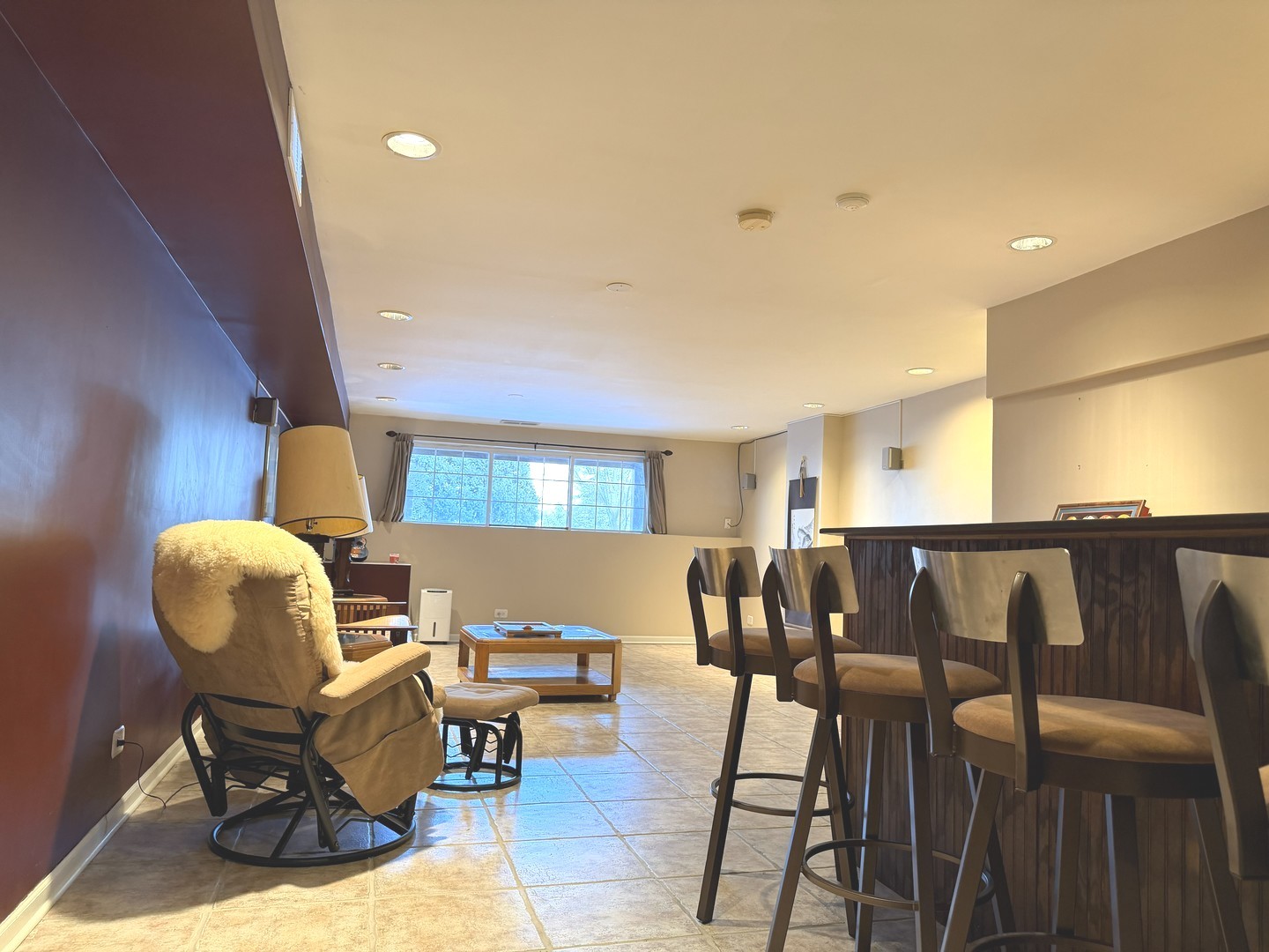 864 GENESEE Drive, Naperville, IL 60563