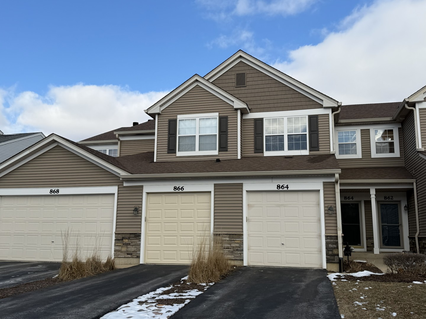 864 GENESEE Drive #864, Naperville, IL 60563