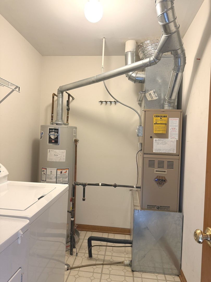 864 GENESEE Drive, Naperville, IL 60563