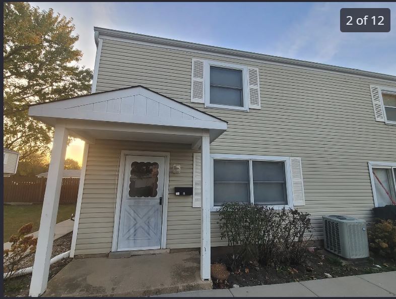 189 Robert Court #C, Bartlett, IL 60103