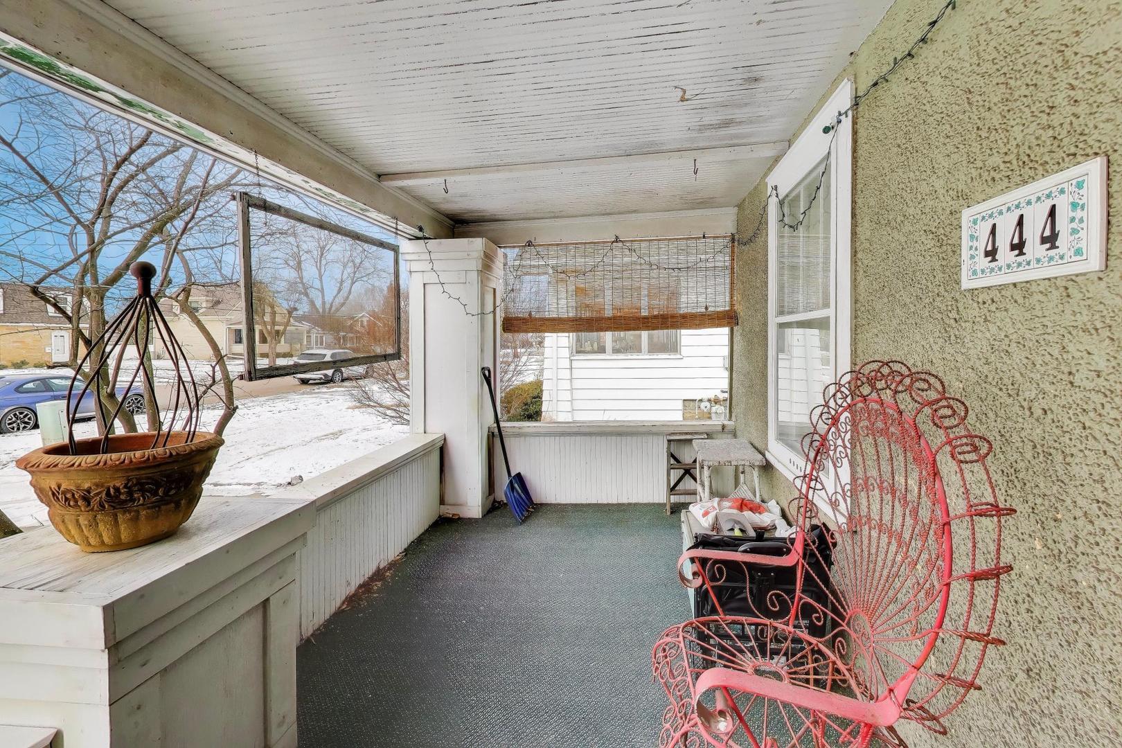 444 S Elmwood Drive, Aurora, IL 60506