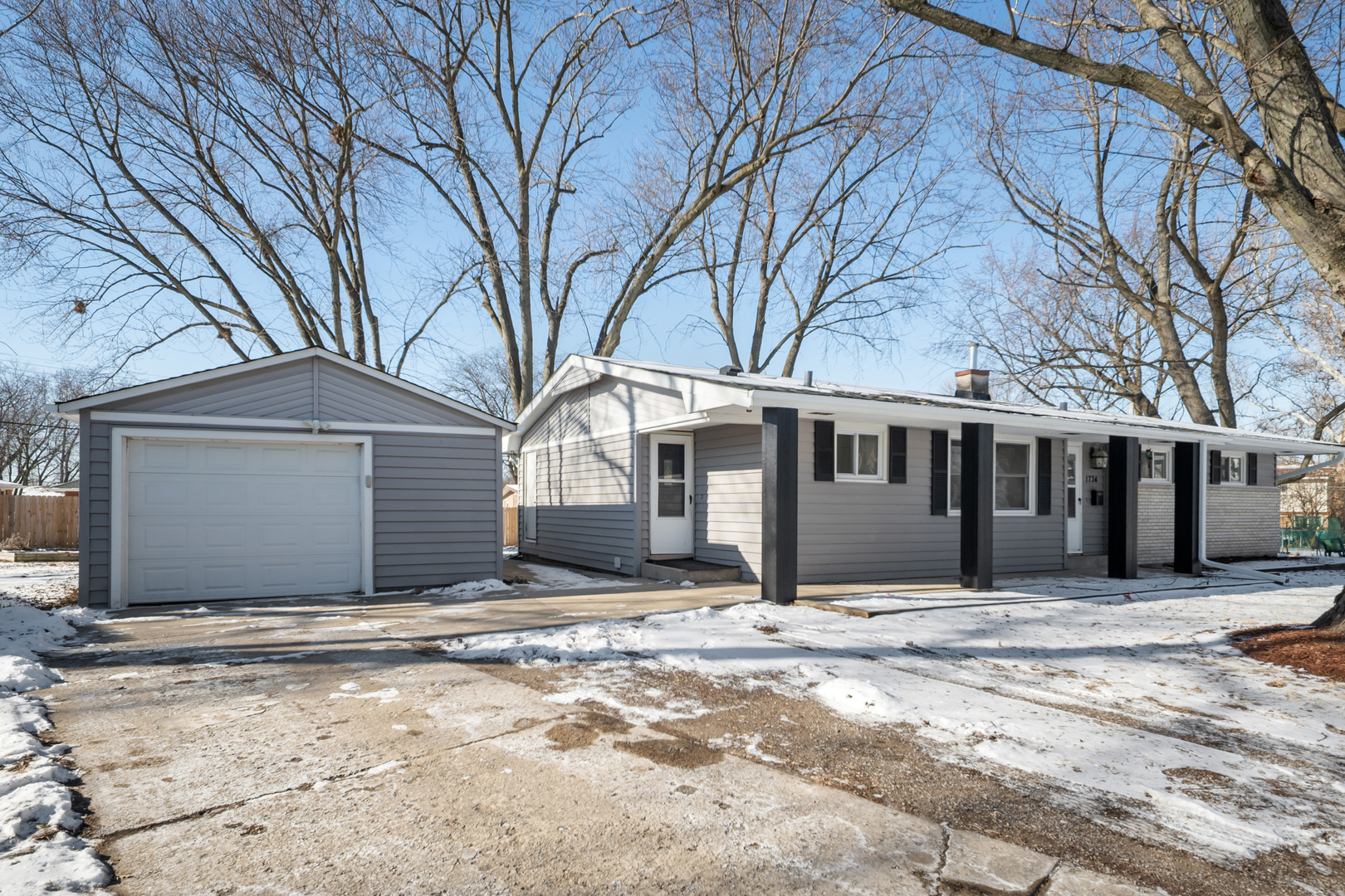 1734 Rosedale Court, Aurora, IL 60506