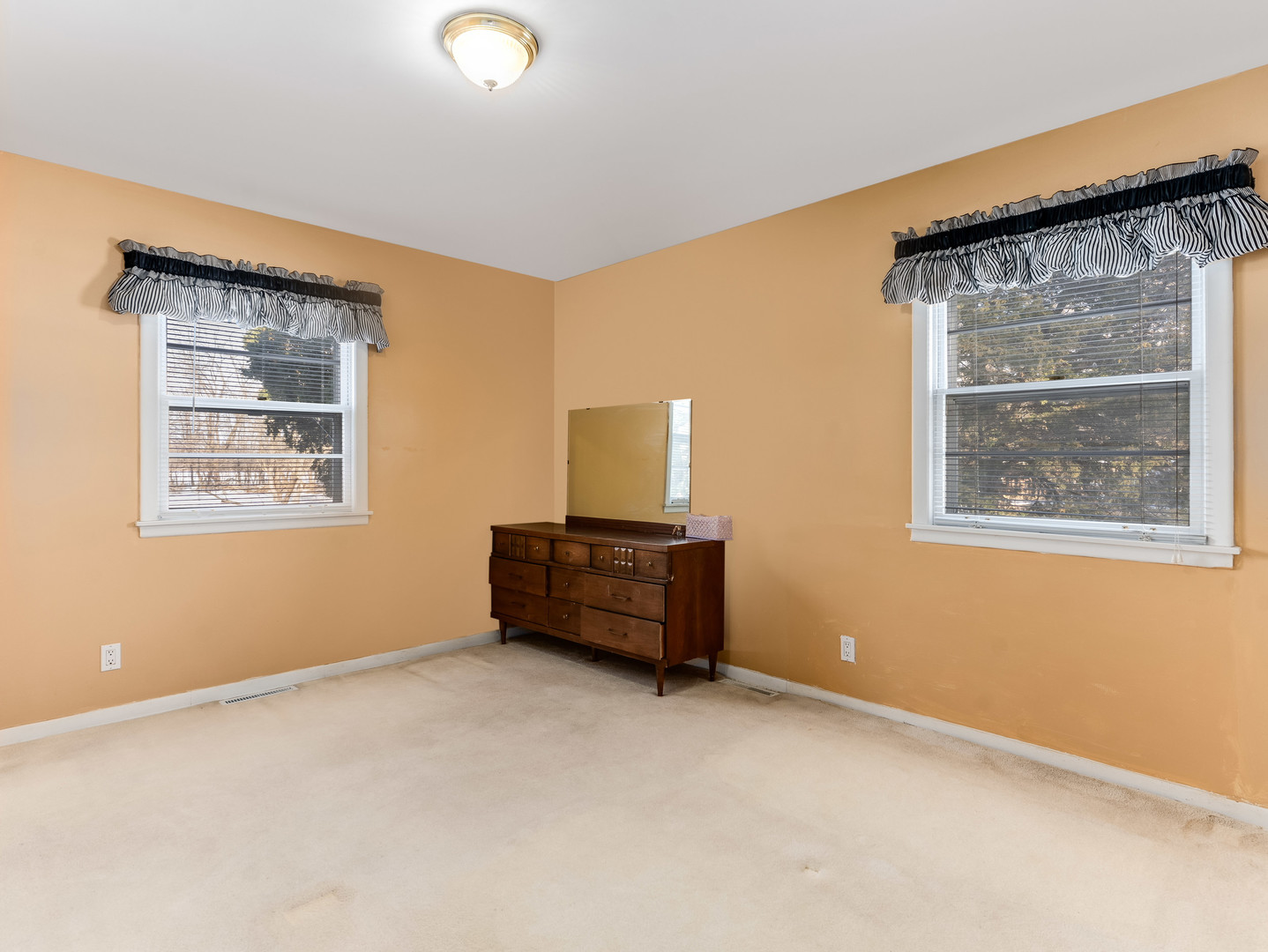 178 Brookhill Road, Libertyville, IL 60048