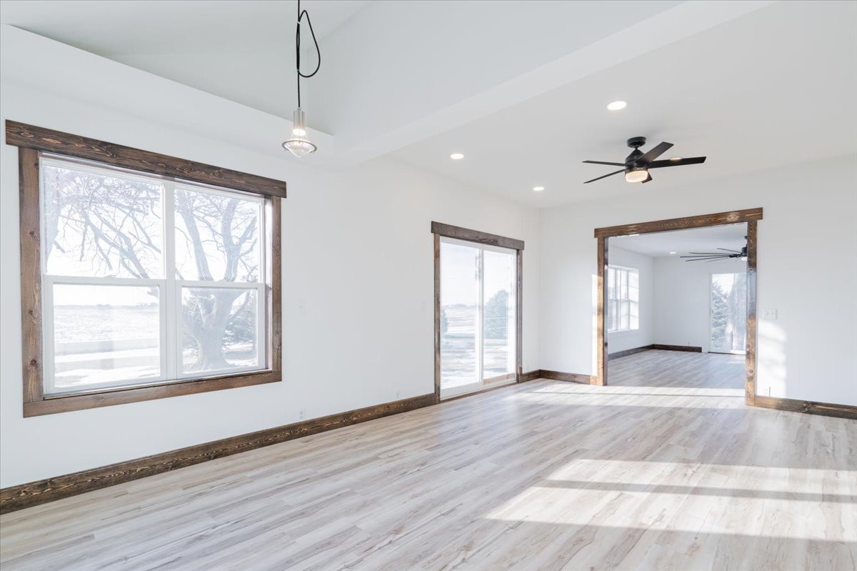 10788 N 1000 East Road, Chenoa, IL 61726