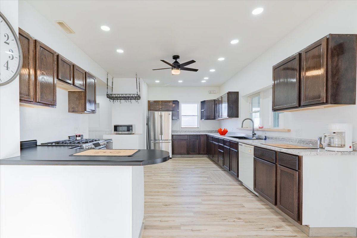 10788 N 1000 East Road, Chenoa, IL 61726