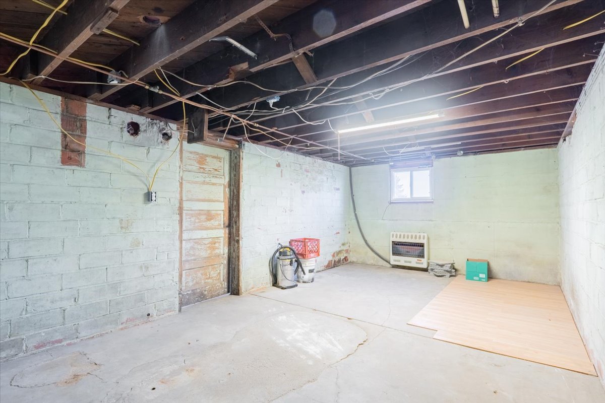 10788 N 1000 East Road, Chenoa, IL 61726