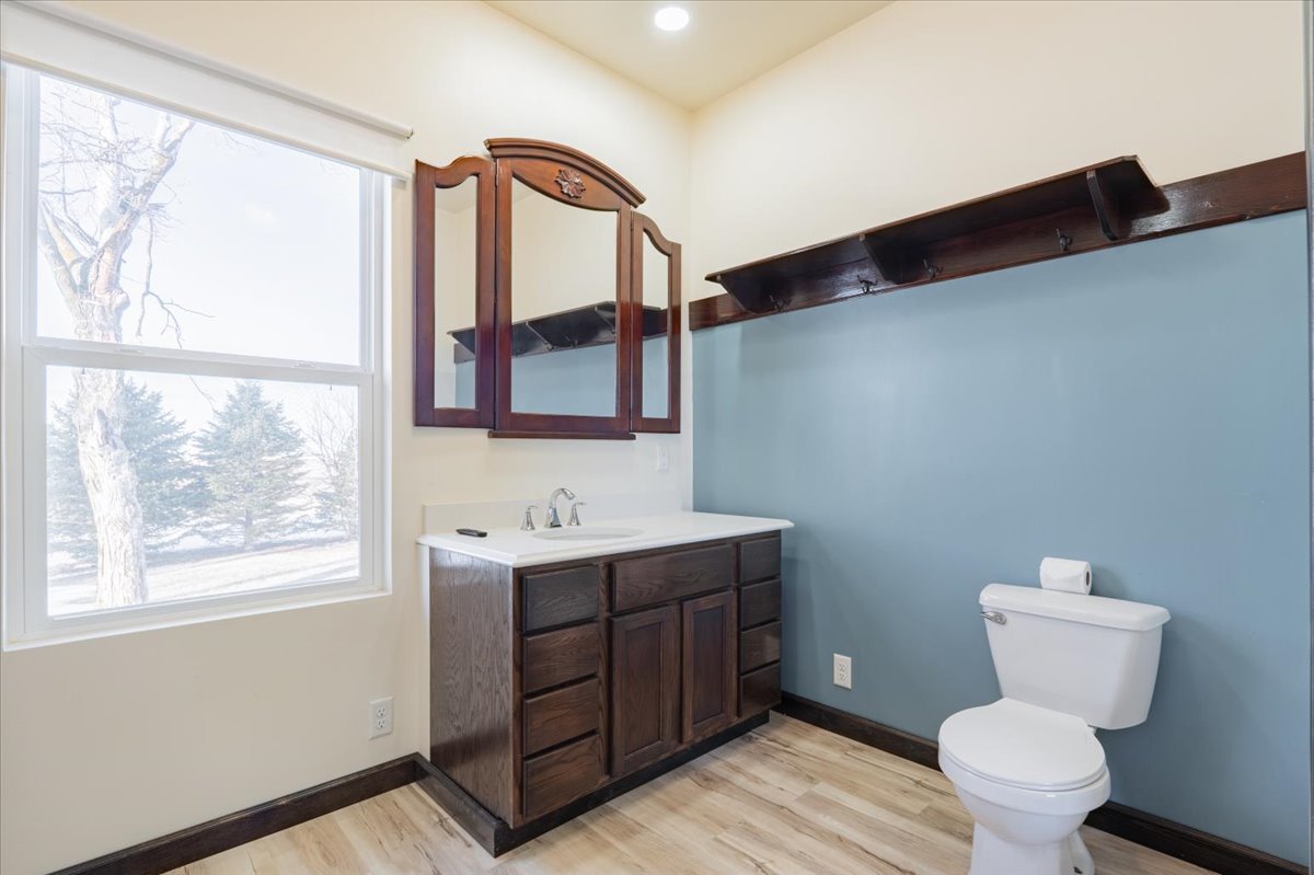 10788 N 1000 East Road, Chenoa, IL 61726