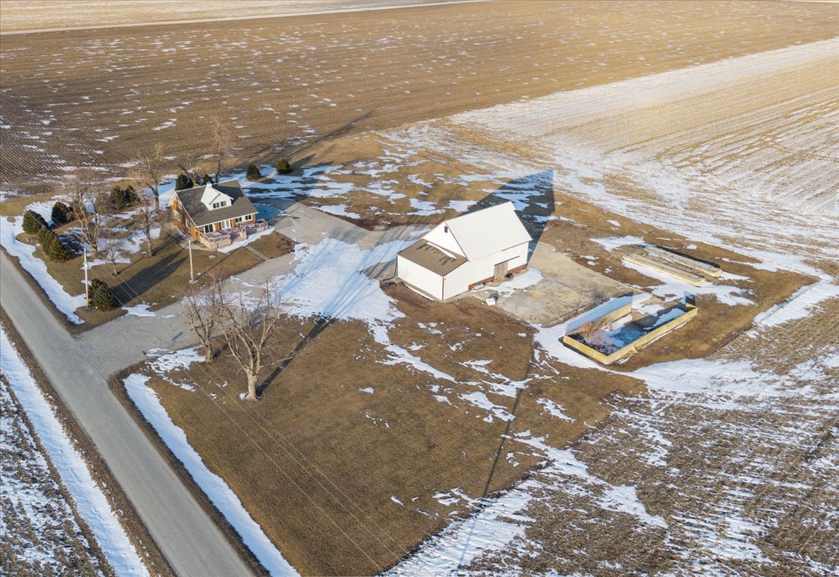 10788 N 1000 East Road, Chenoa, IL 61726