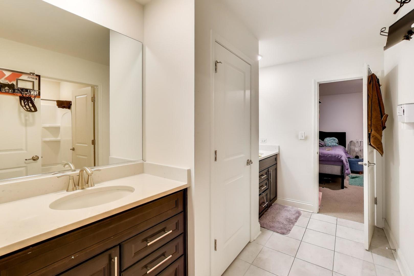 16155 S Lake View Road, Plainfield, IL 60586