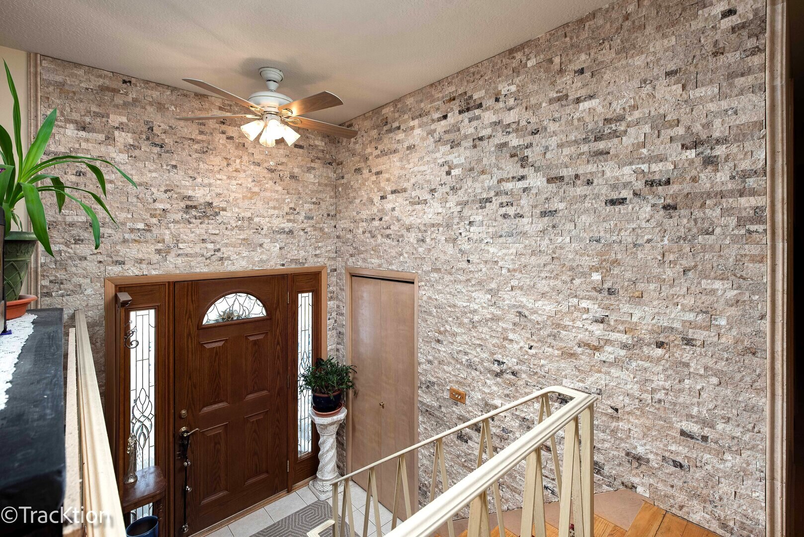 551 N PLAMONDON Drive, Addison, IL 60101