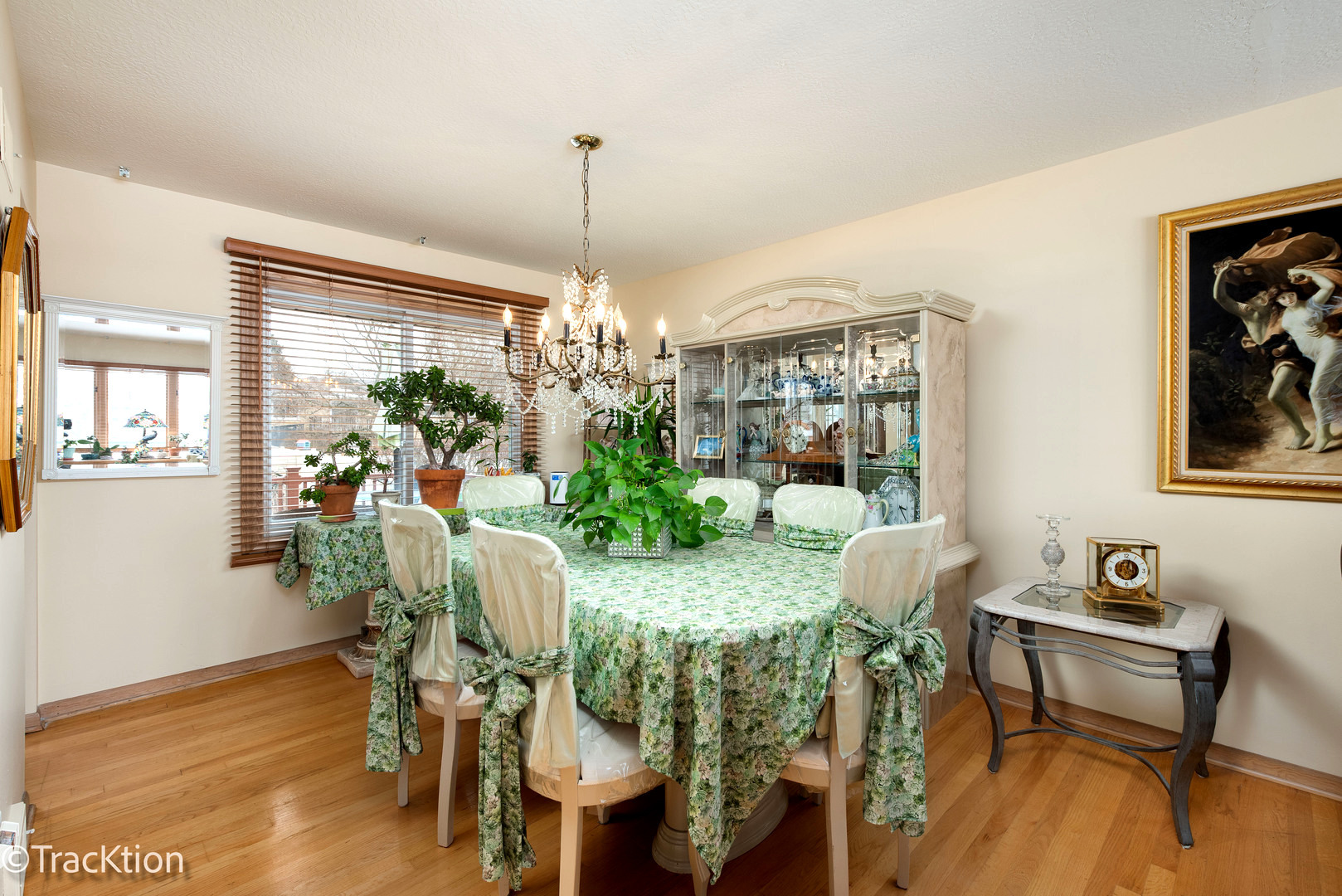 551 N PLAMONDON Drive, Addison, IL 60101