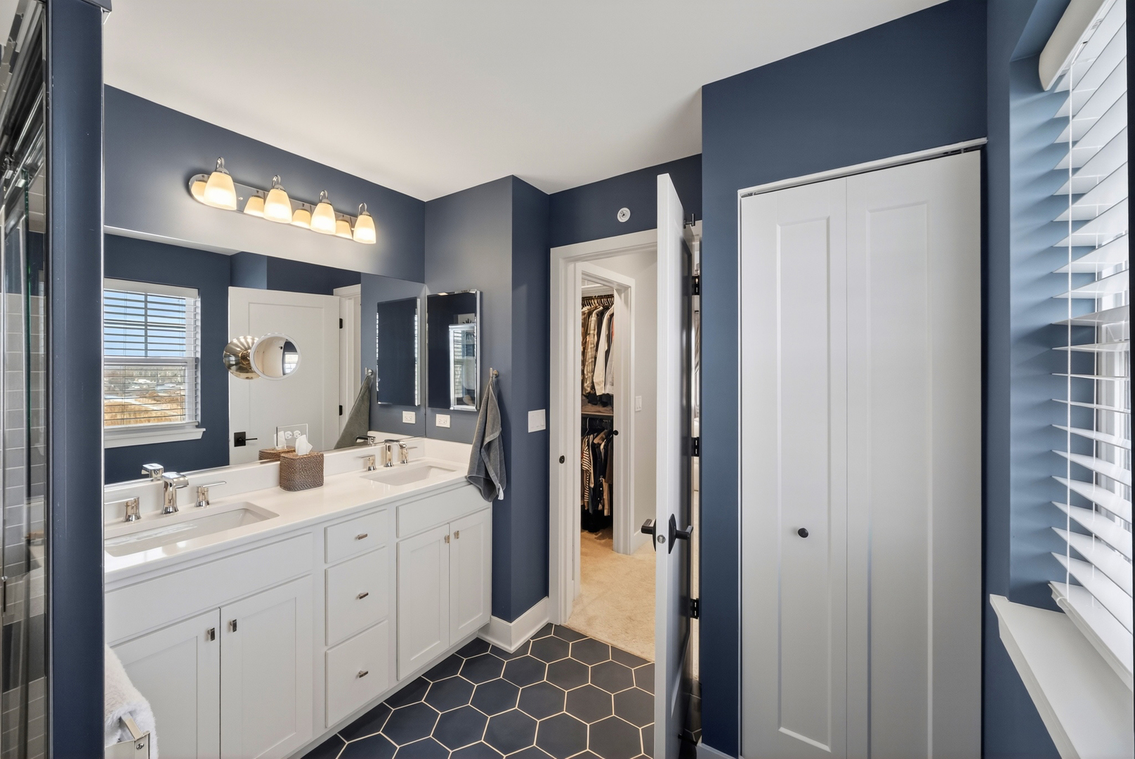 30W130 Wheeler Circle, Warrenville, IL 60563