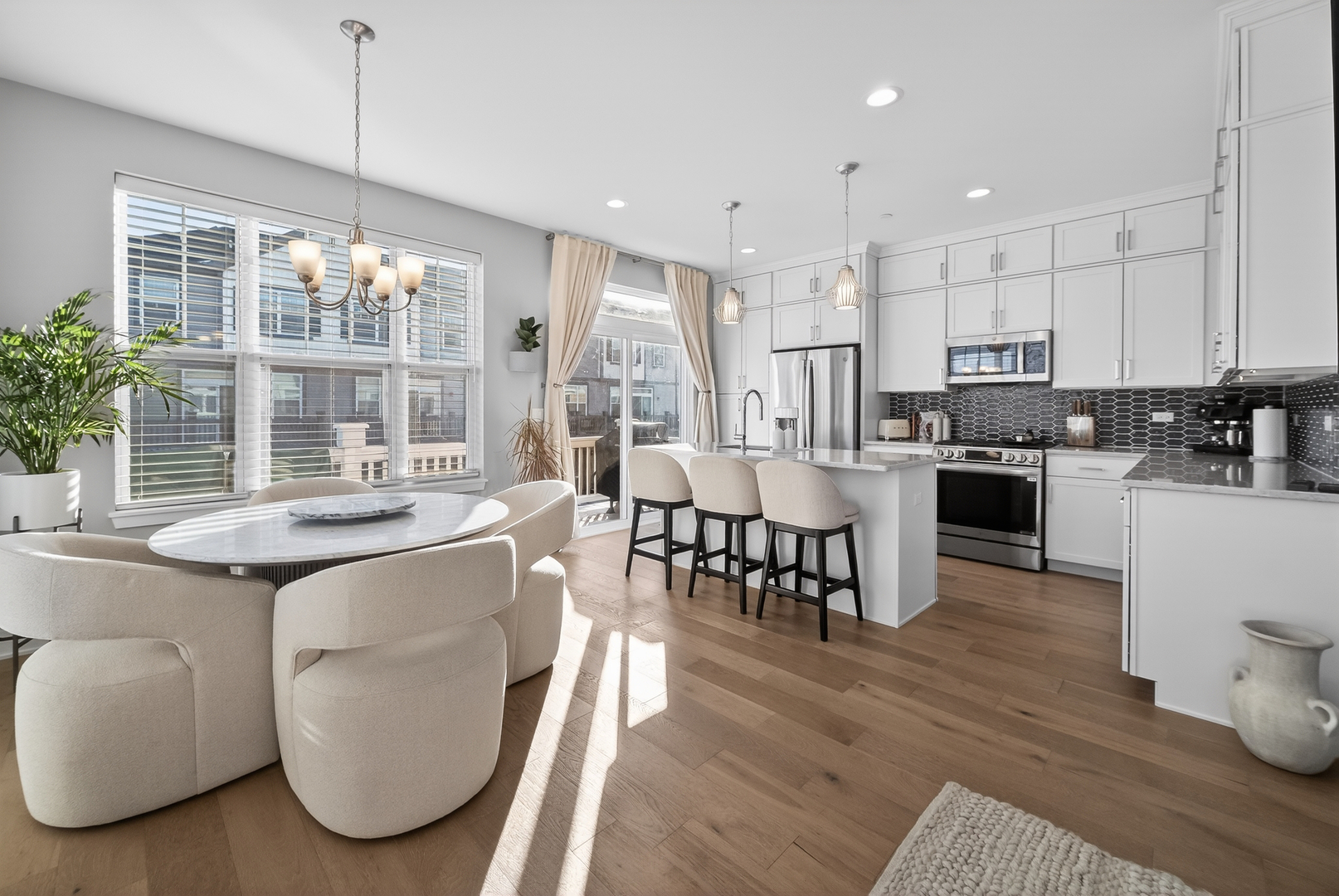 30W130 Wheeler Circle, Warrenville, IL 60563