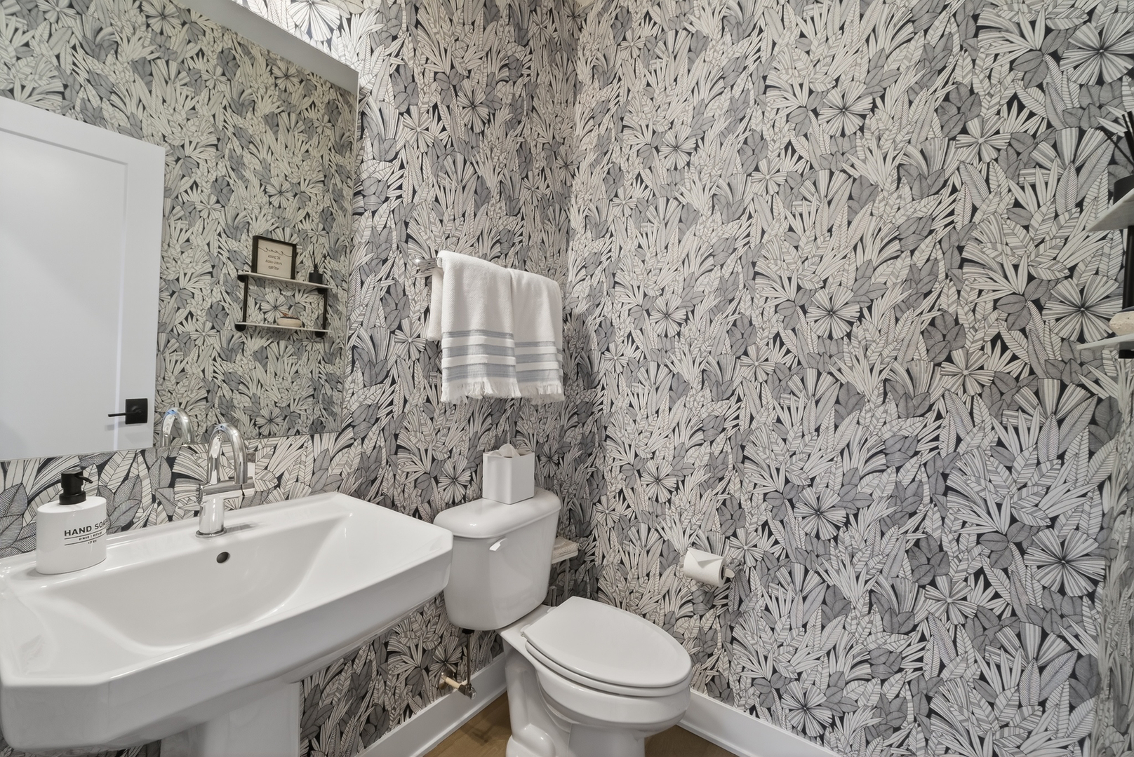 30W130 Wheeler Circle, Warrenville, IL 60563