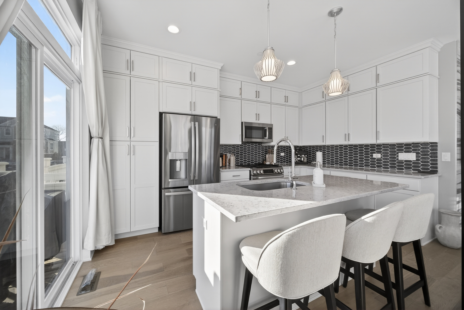 30W130 Wheeler Circle, Warrenville, IL 60563