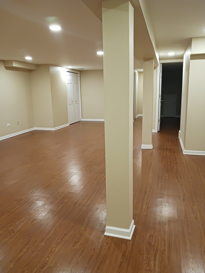 546 Fawn Court, Carol Stream, IL 60188