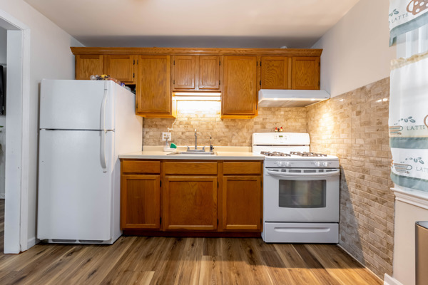 1617 Glenwood Avenue, Joliet, IL 60435