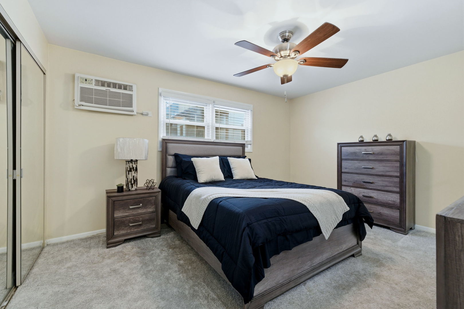 222 Washington Boulevard #105, Oak Park, IL 60302