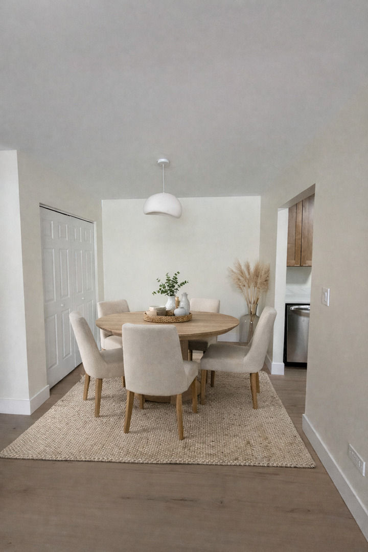 16W540 Lake Drive #104, Willowbrook, IL 60527