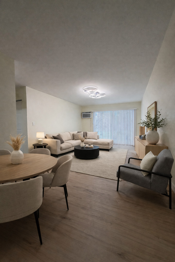 16W540 Lake Drive #104, Willowbrook, IL 60527