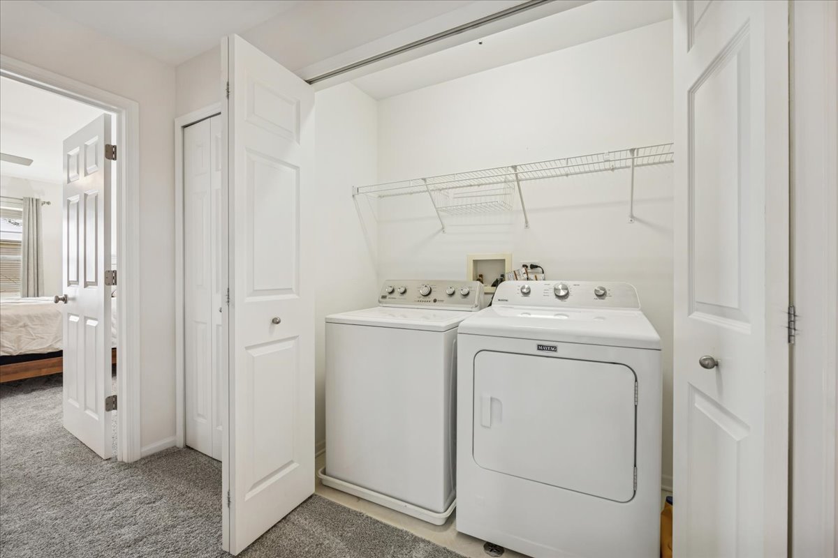 1424 S FAIRFIELD Avenue #1424, Lombard, IL 60148