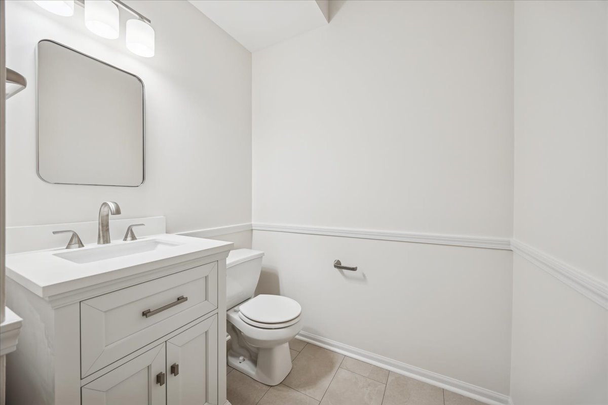 1424 S FAIRFIELD Avenue #1424, Lombard, IL 60148