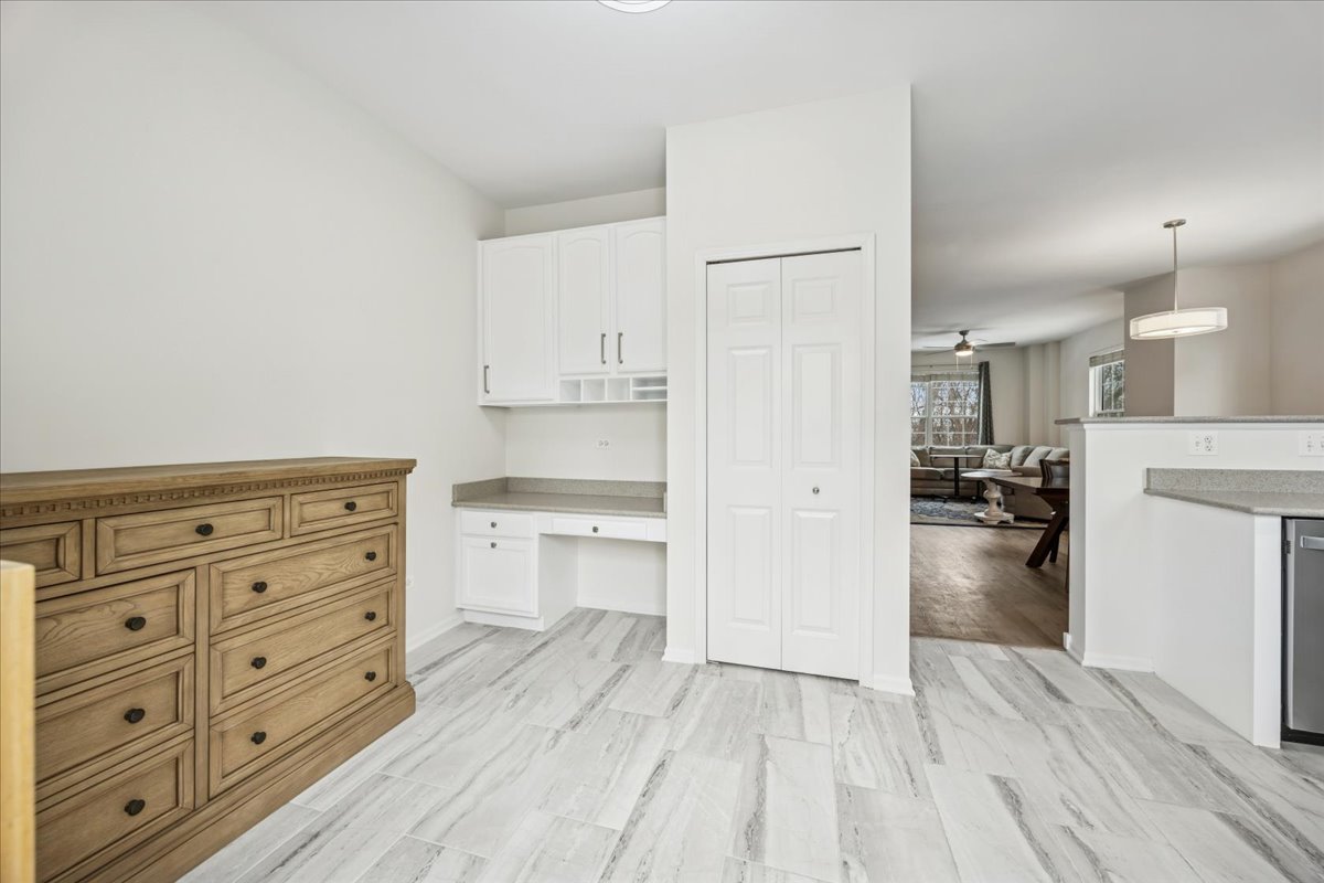 1424 S FAIRFIELD Avenue #1424, Lombard, IL 60148