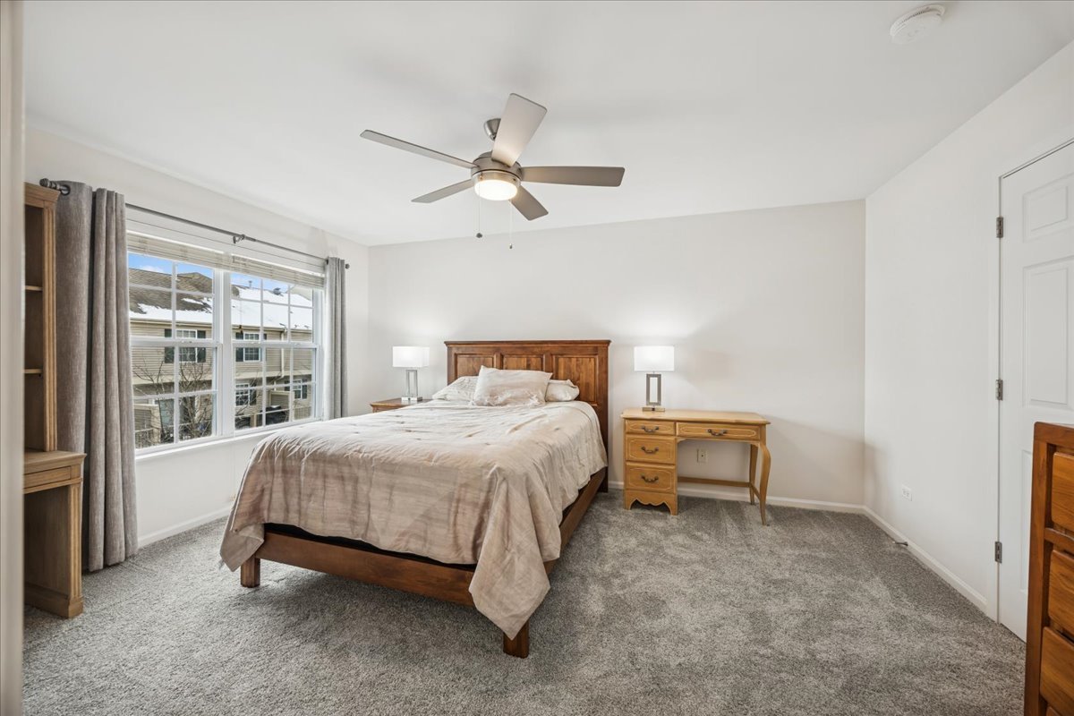 1424 S FAIRFIELD Avenue #1424, Lombard, IL 60148