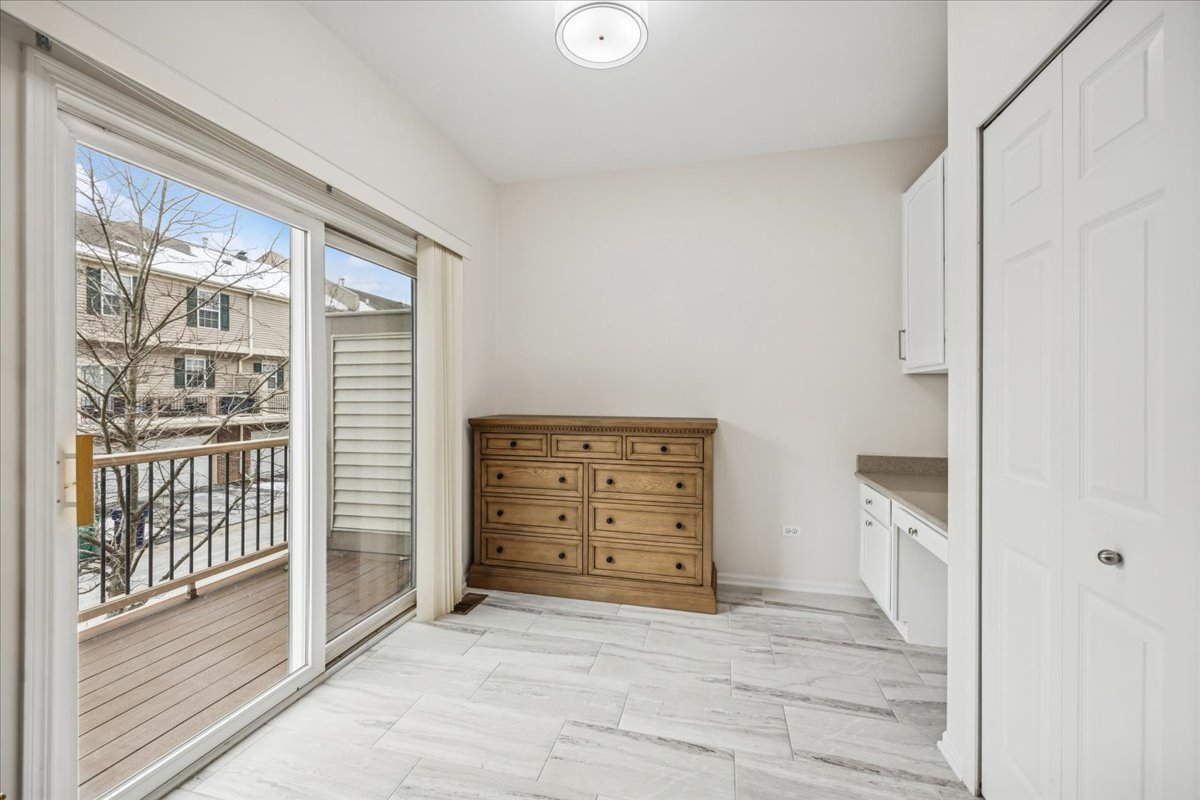 1424 S FAIRFIELD Avenue #1424, Lombard, IL 60148