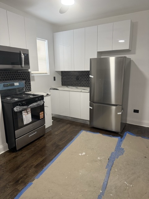 7326 S Woodlawn Avenue, Chicago, IL 60619