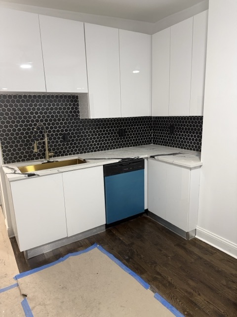 7326 S Woodlawn Avenue, Chicago, IL 60619