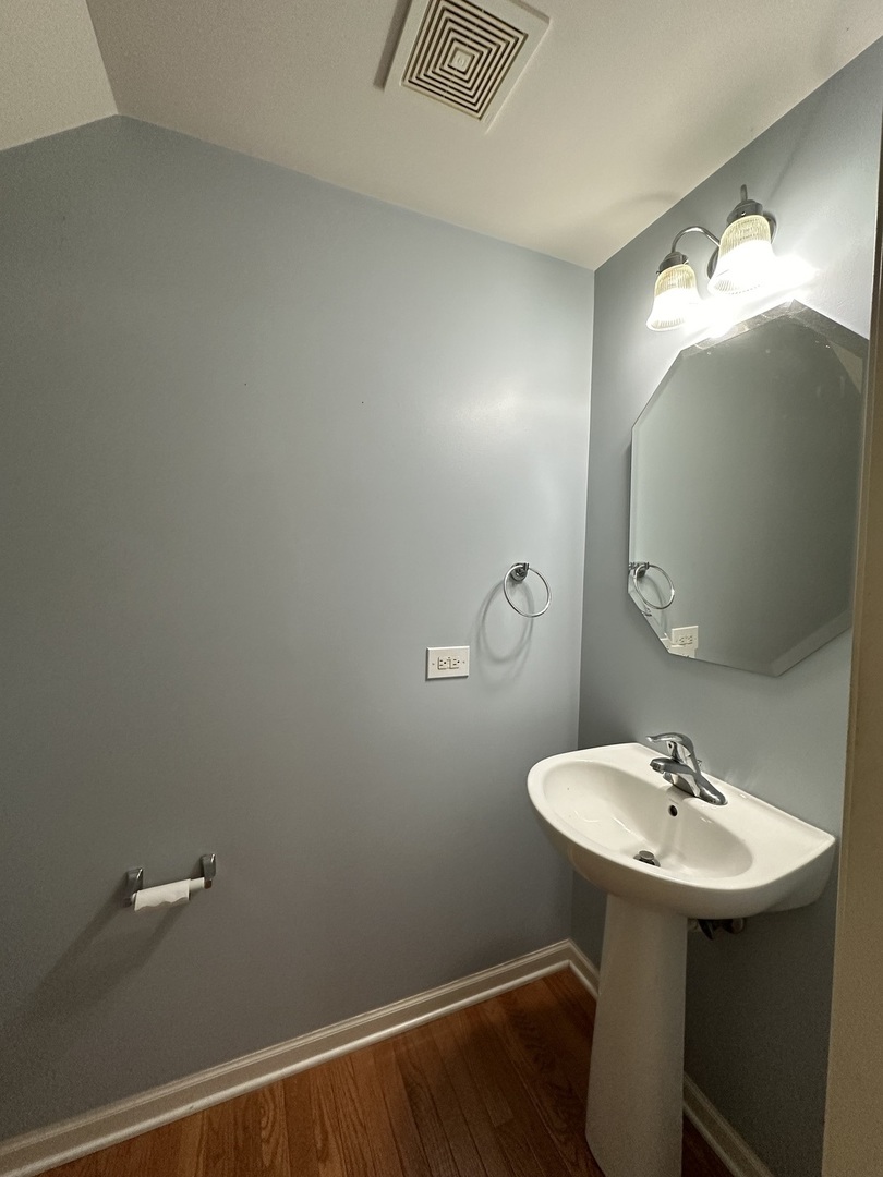 2462 Emily Lane, Elgin, IL 60124