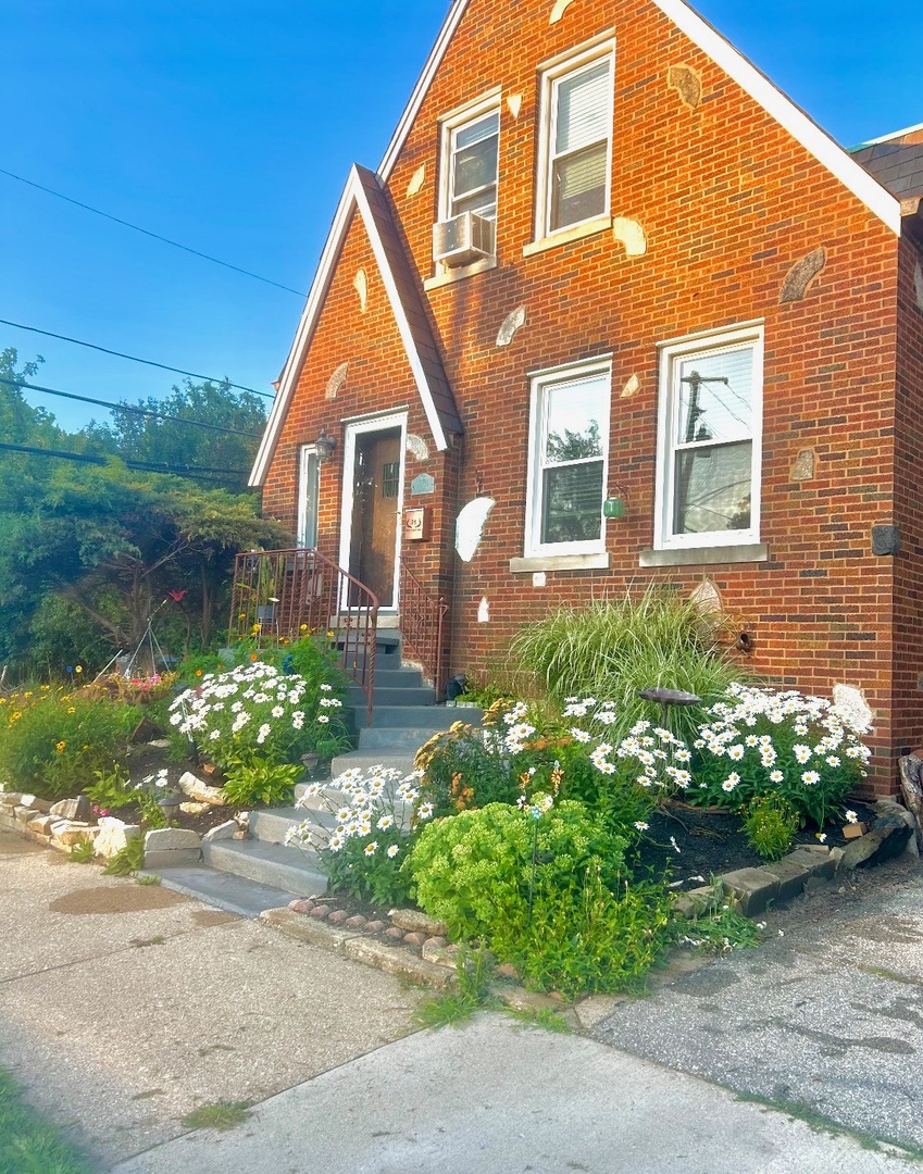 3901 Custer Avenue, Lyons, IL 60534