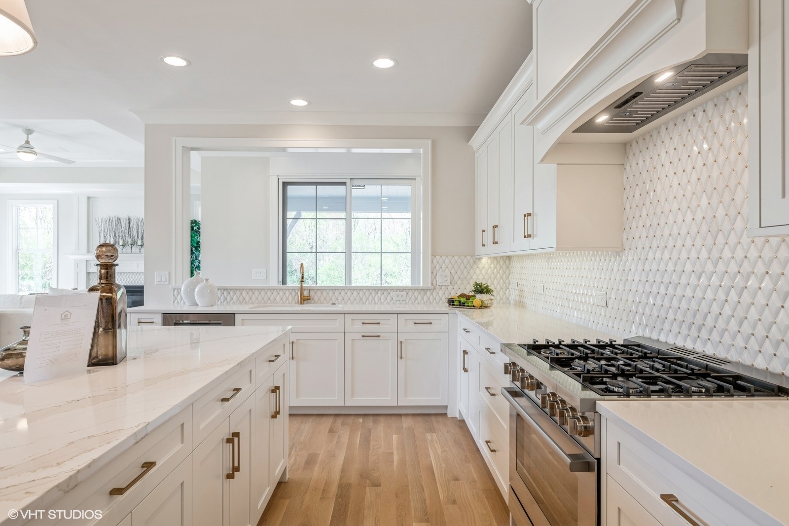 Willowbrook, IL 60527