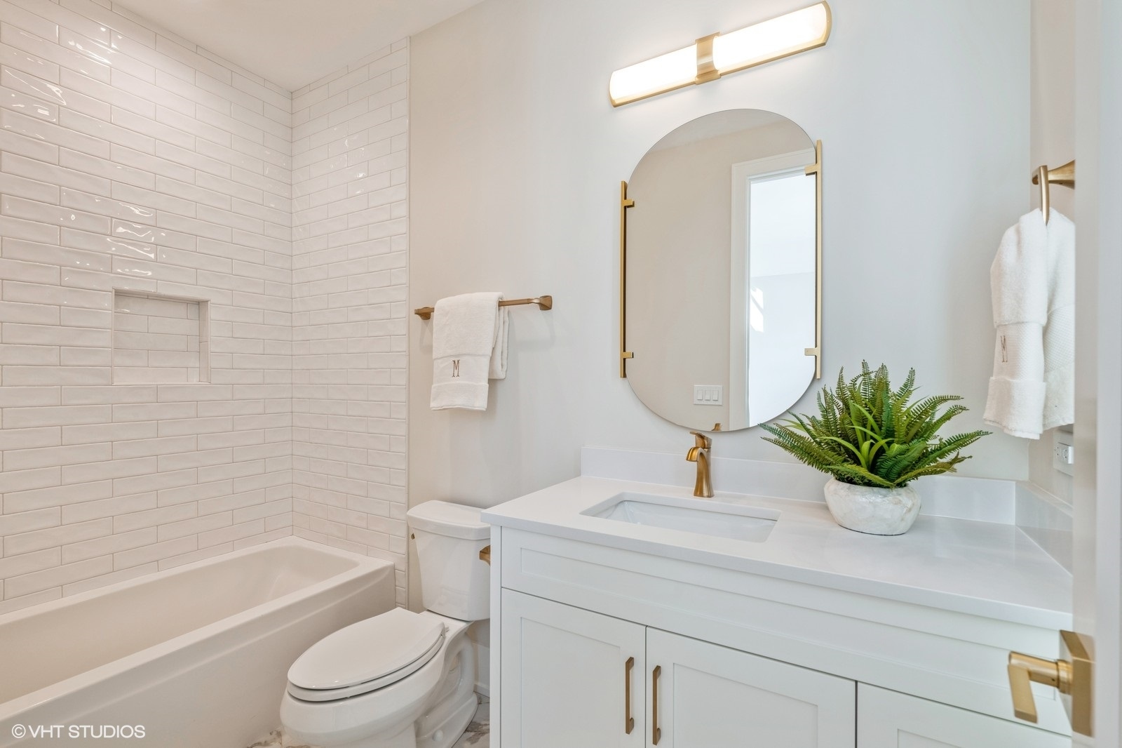 Willowbrook, IL 60527