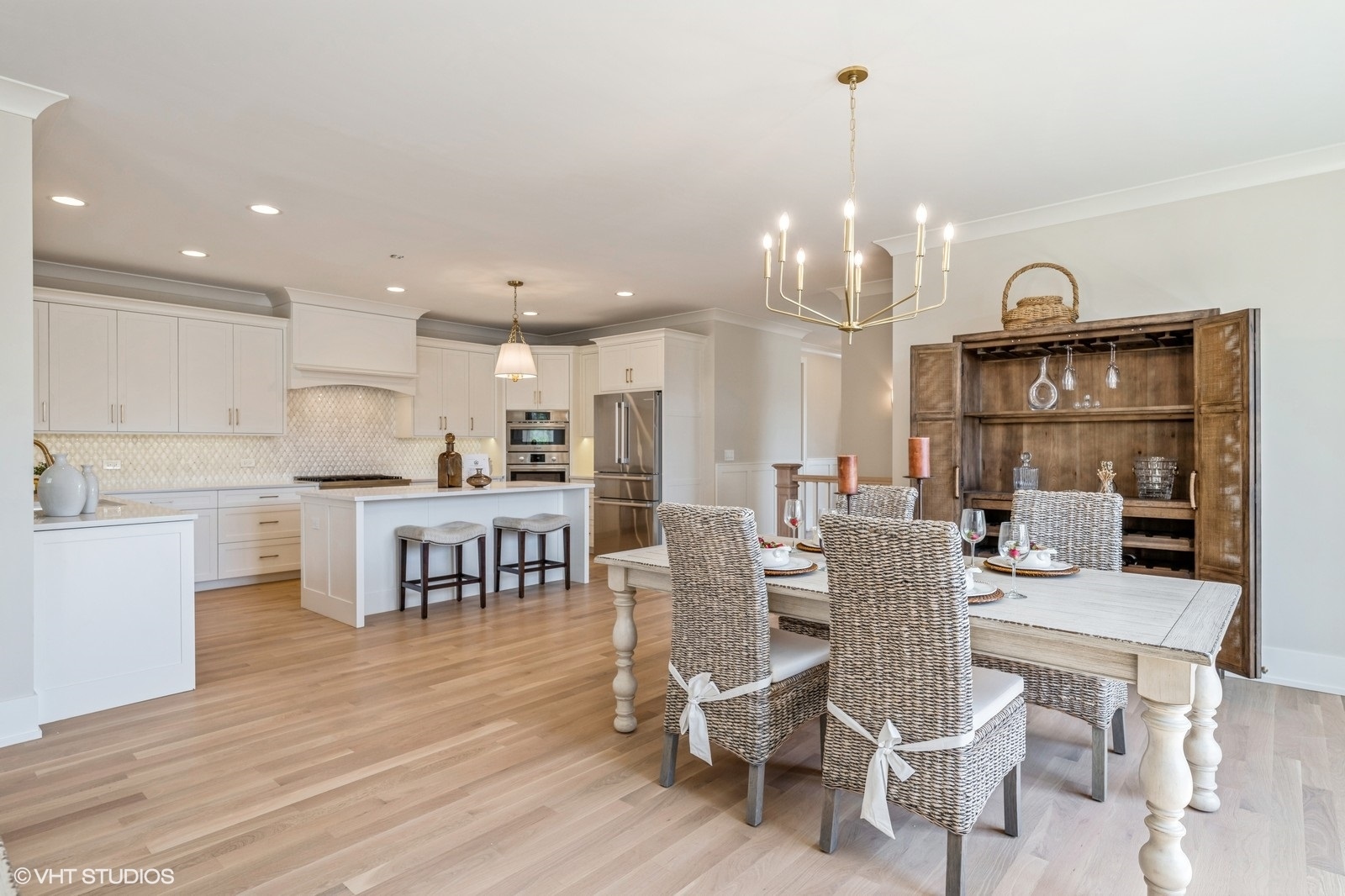 Willowbrook, IL 60527