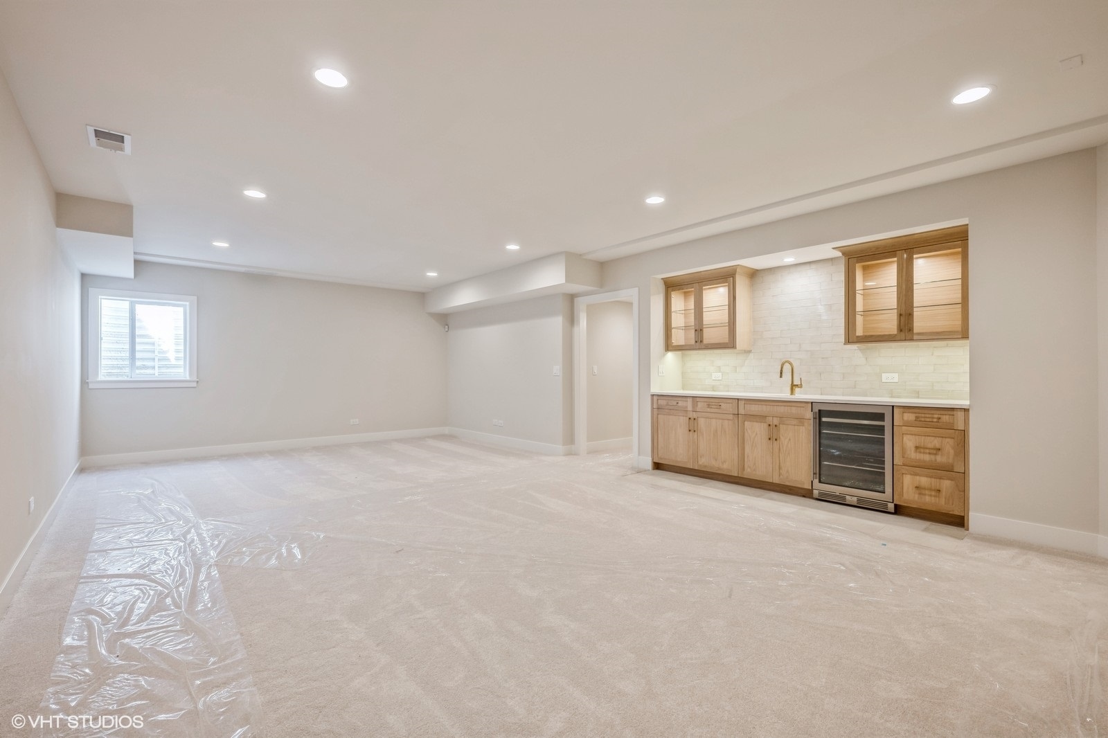 Willowbrook, IL 60527