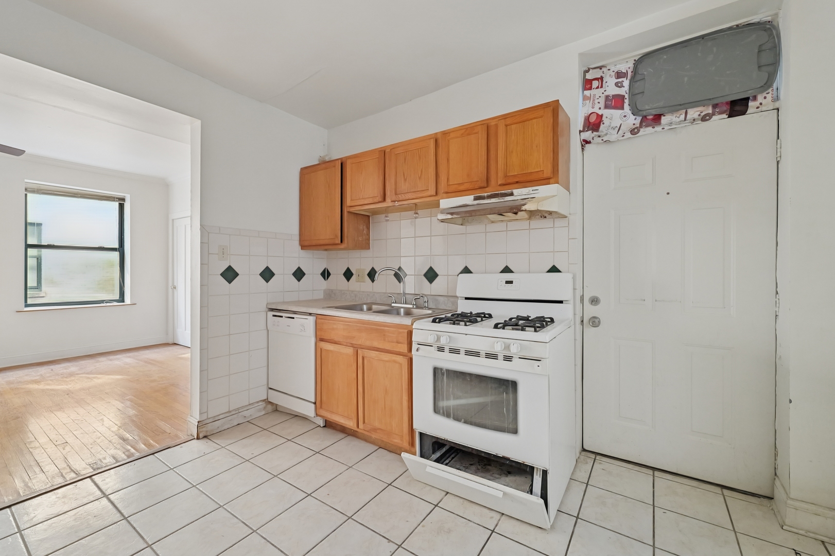 7209 S Yates Boulevard #2B, Chicago, IL 60649