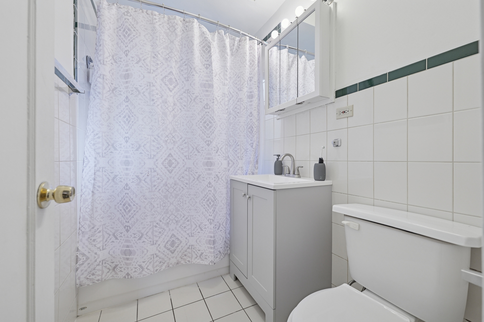 7219 S Yates Boulevard #3A, Chicago, IL 60649