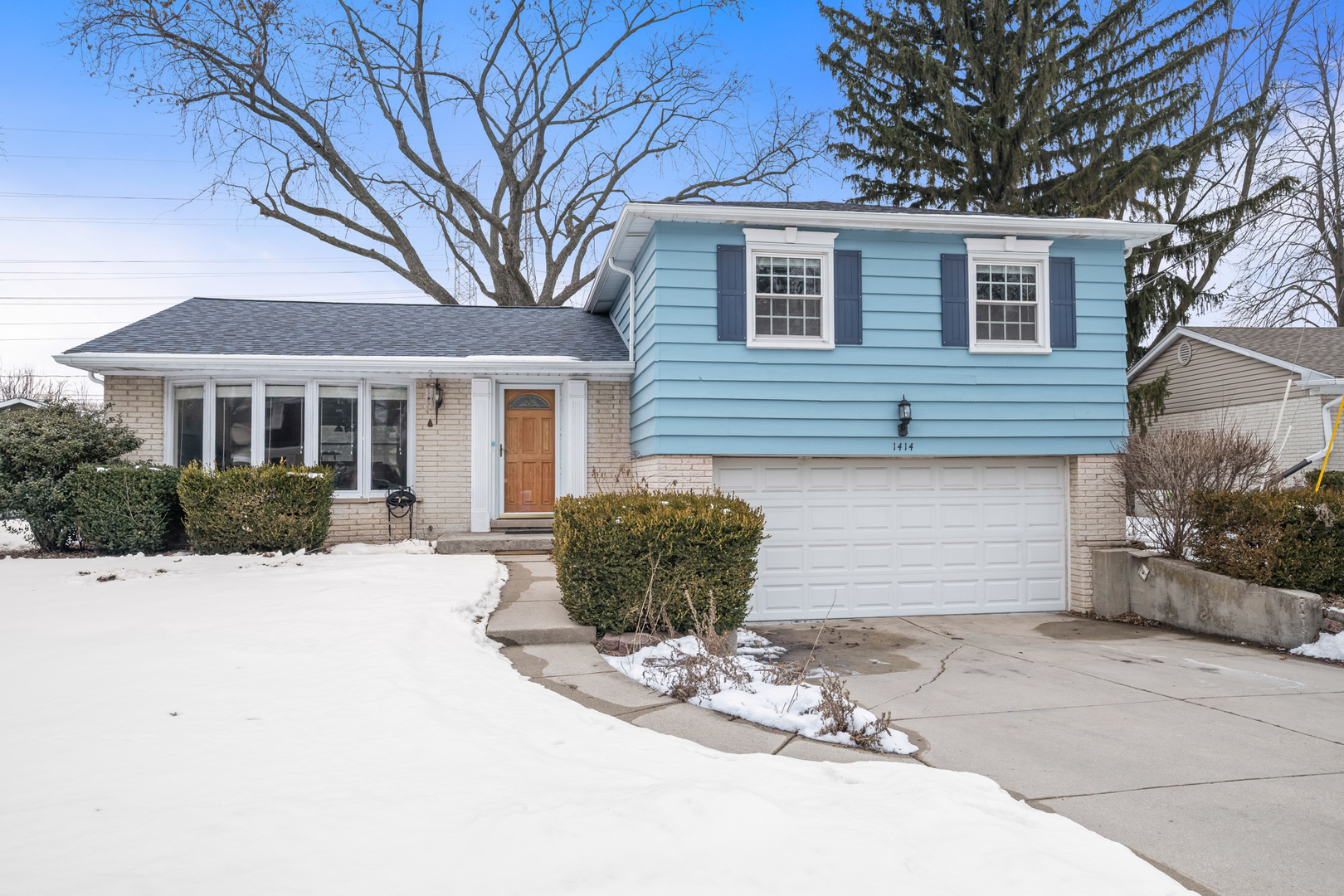 1414 N Indigo Drive, Mount Prospect, IL 60056