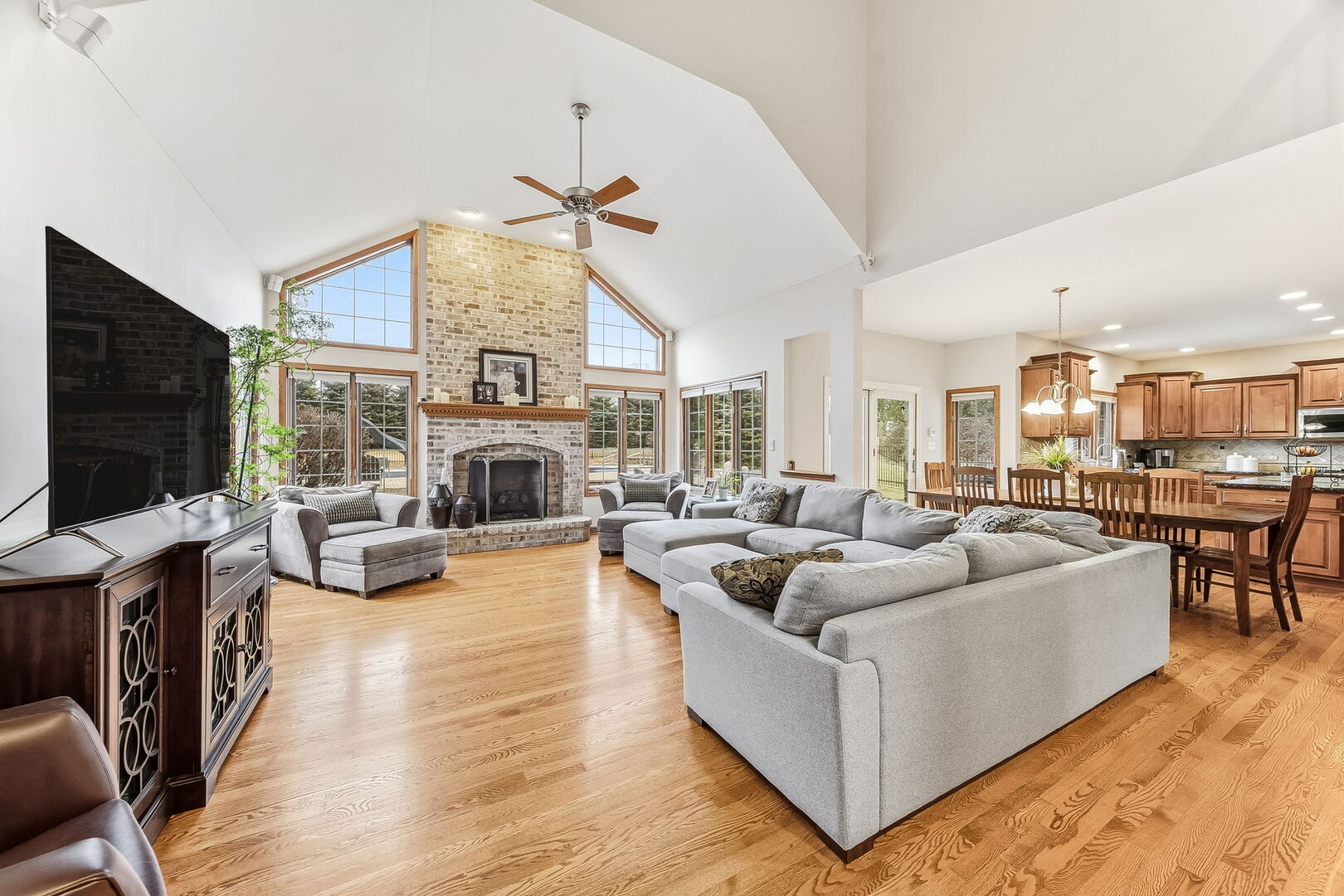 16039 S RIDGEWOOD Drive, Homer Glen, IL 60491