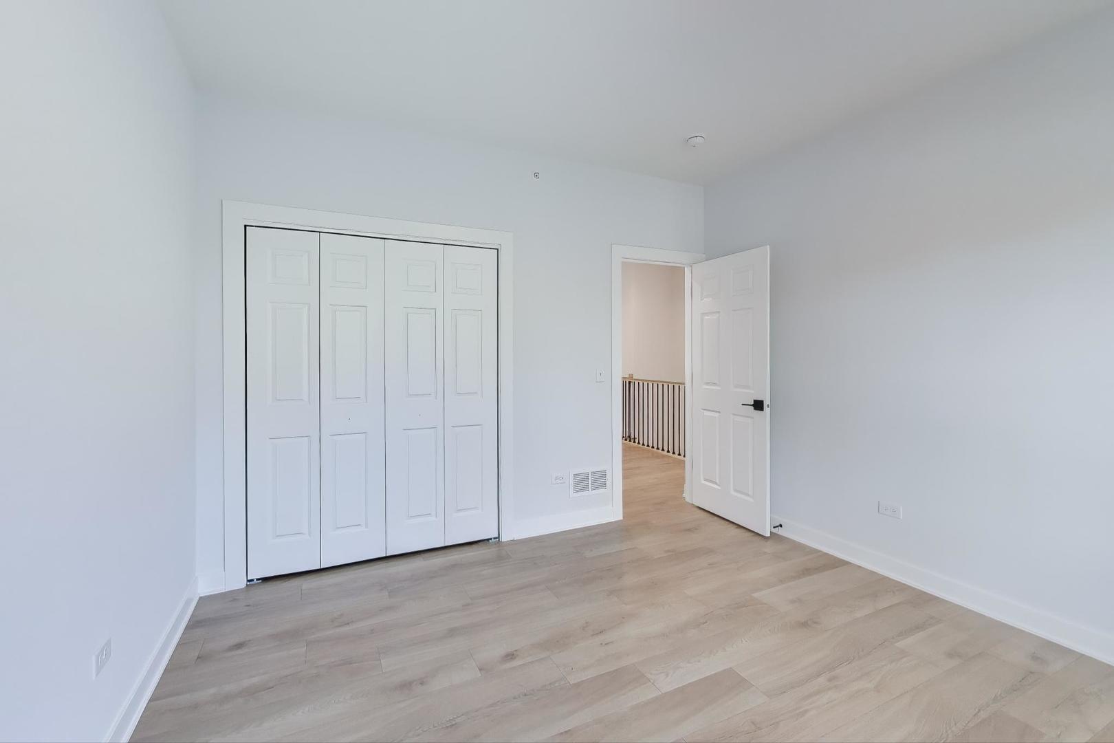 894 N Quentin Road, Palatine, IL 60067