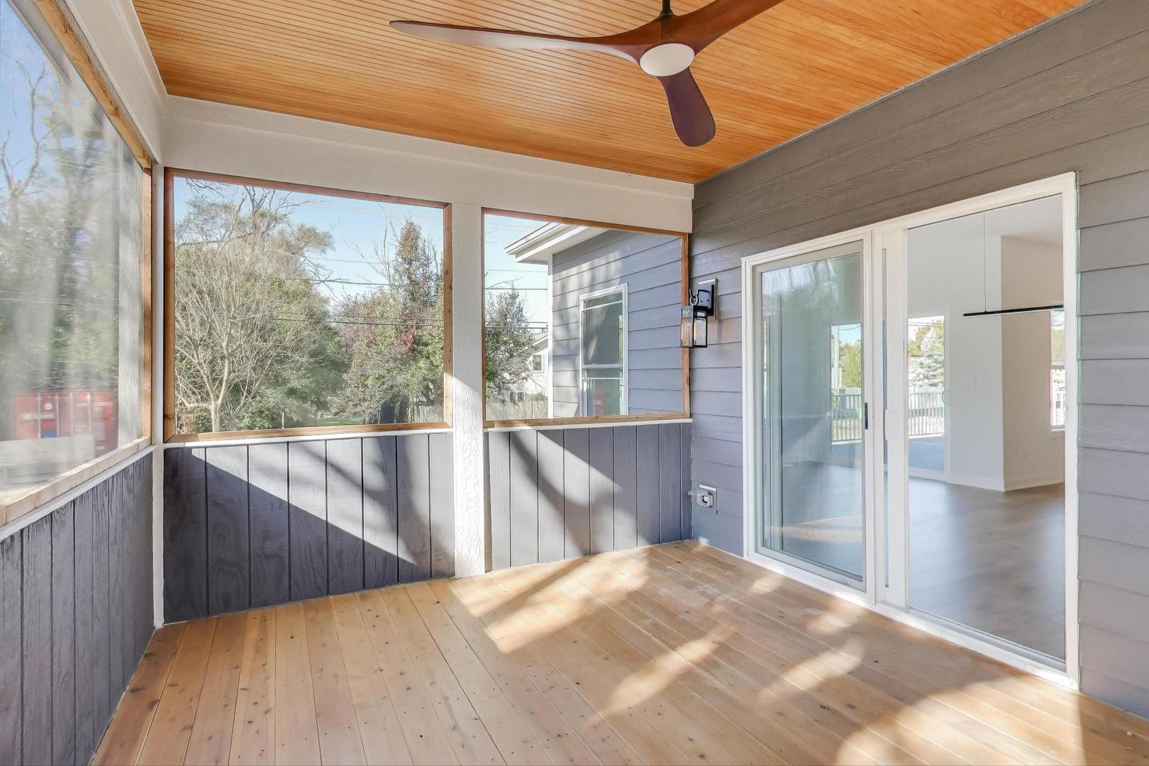 894 N Quentin Road, Palatine, IL 60067