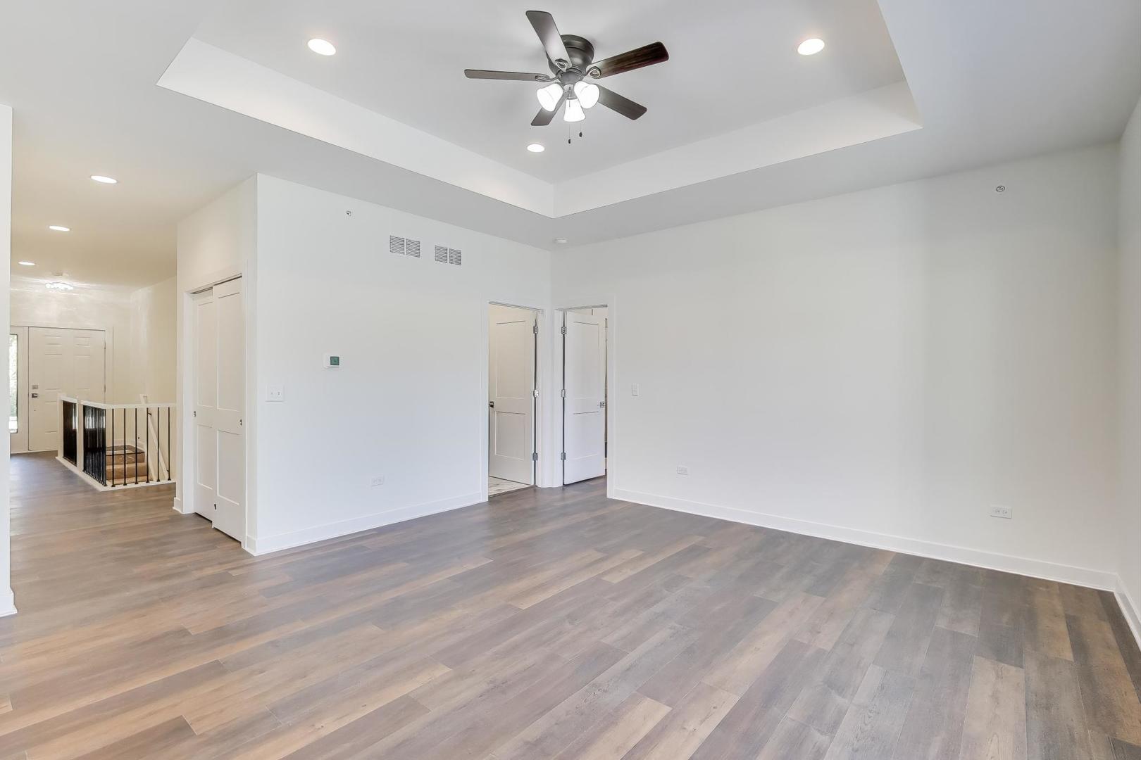 898 N Quentin Road, Palatine, IL 60067