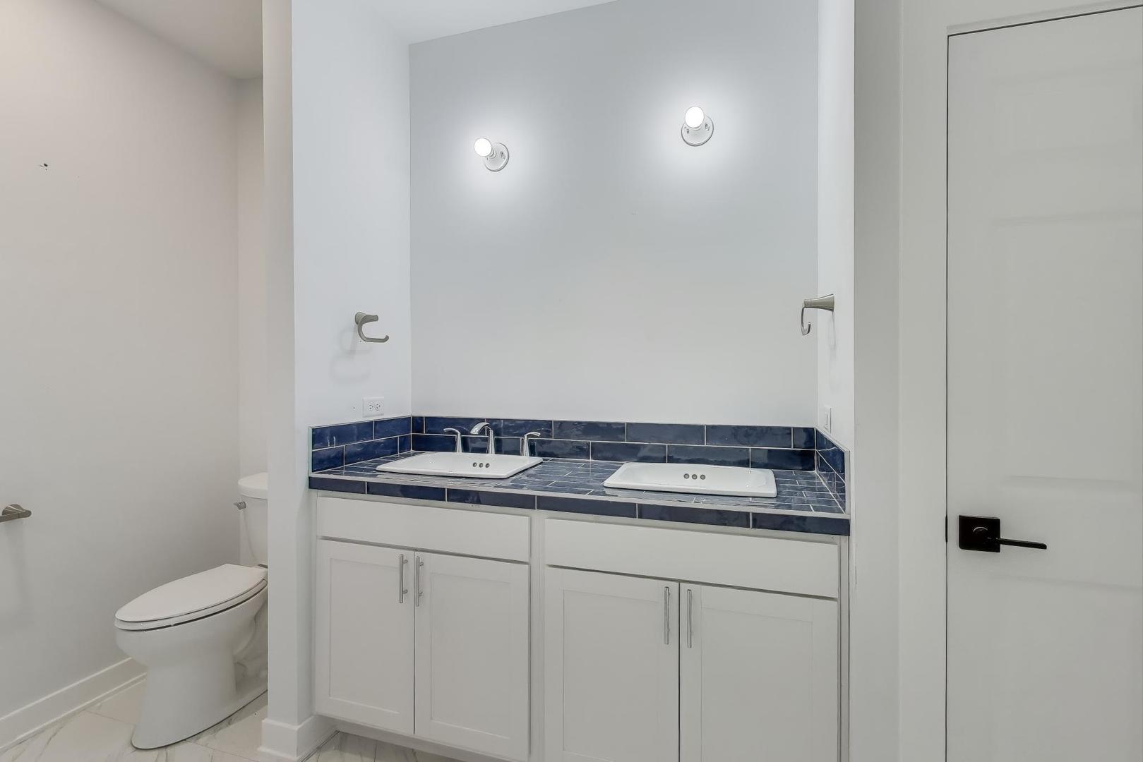 805 W Poplar Street, Palatine, IL 60067