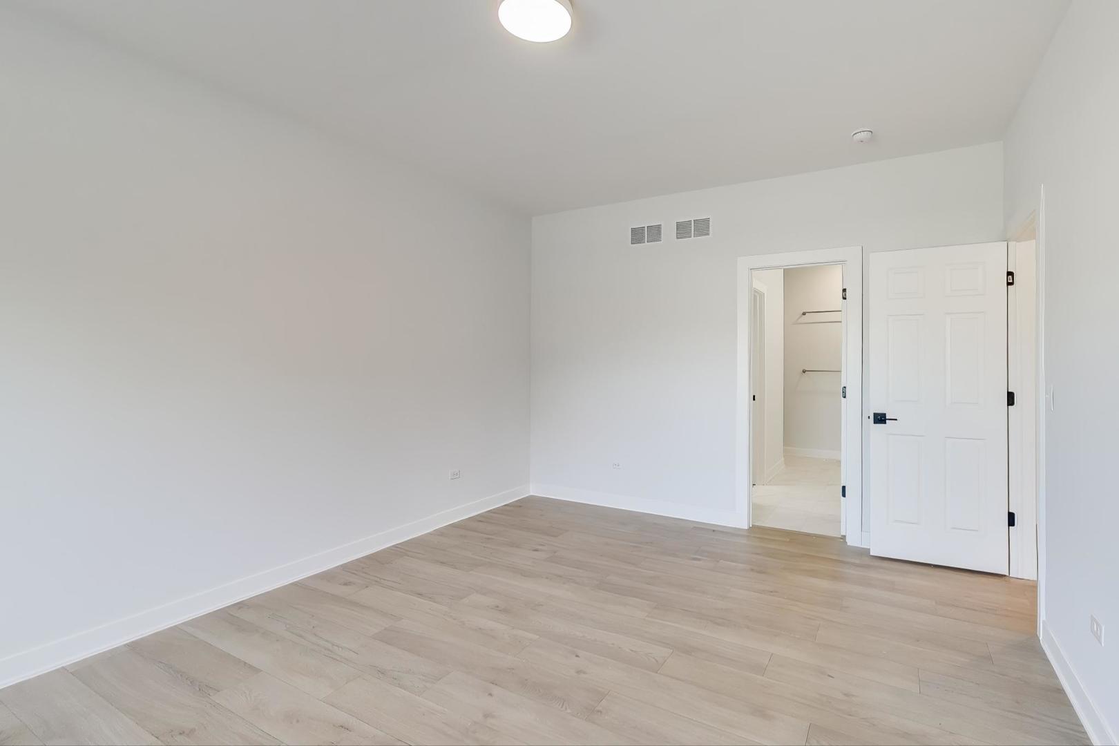 805 W Poplar Street, Palatine, IL 60067