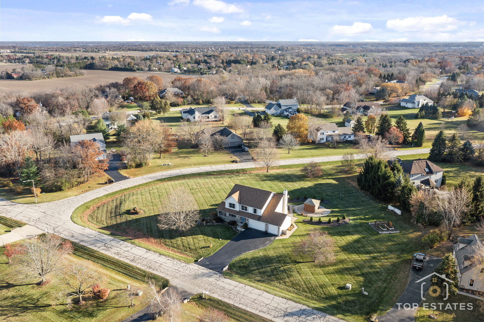 2303 Fox Bluff Lane, Spring Grove, IL 60081